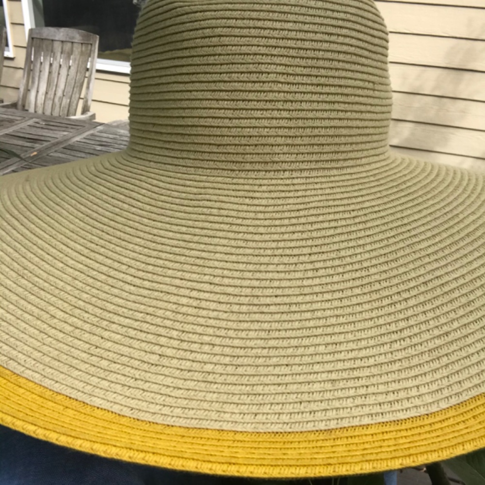 Big Floppy Beach Hat. - image 4